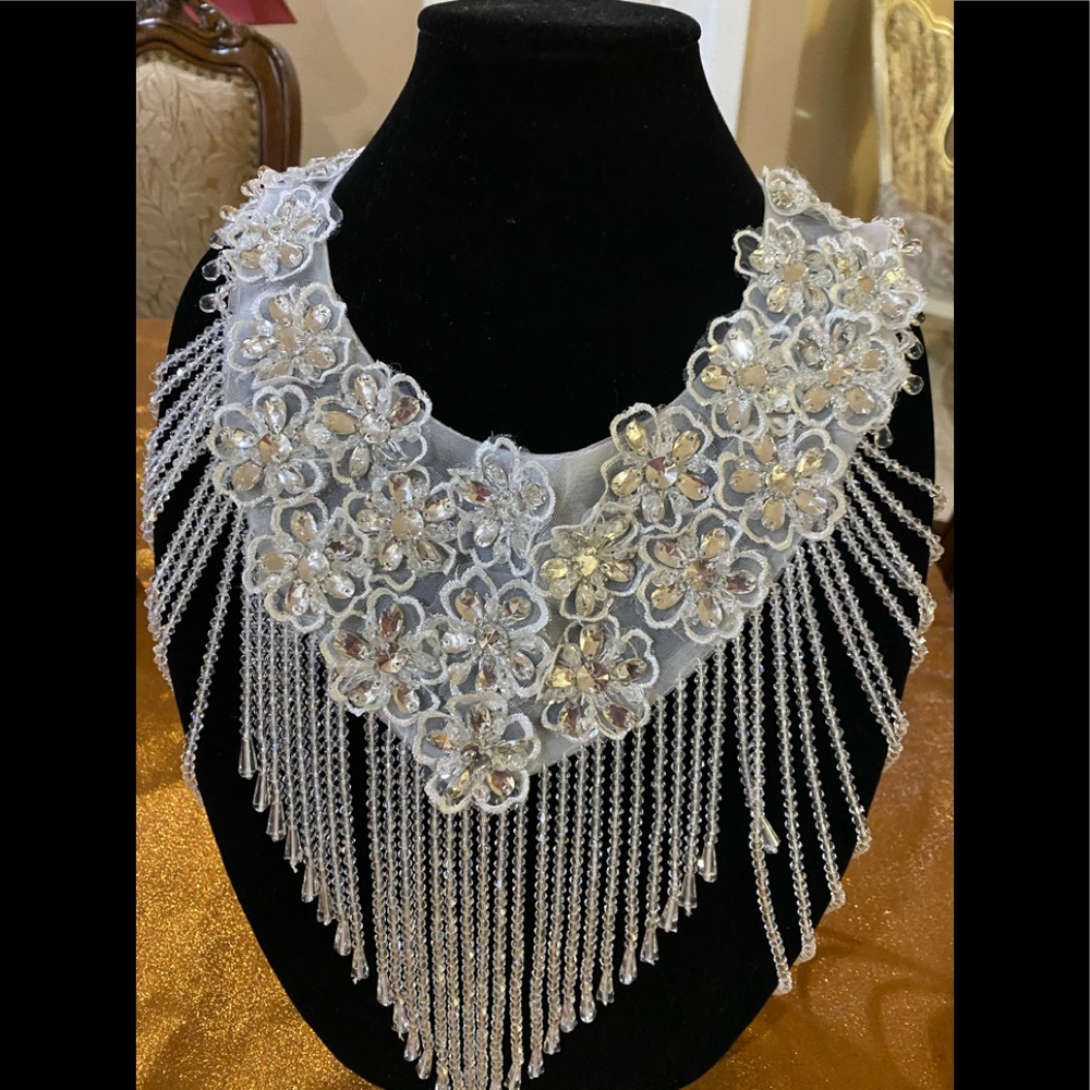 Beautiful crystal collar